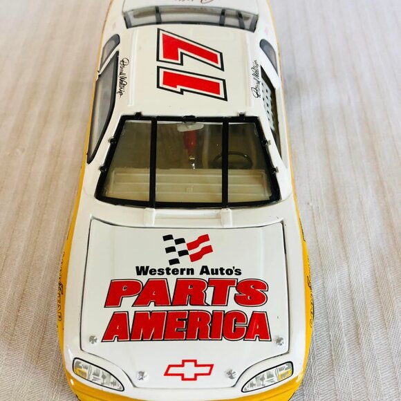 Racing Collectables 1983 Darrell Waltrip Die Cast - Picture 3 of 9